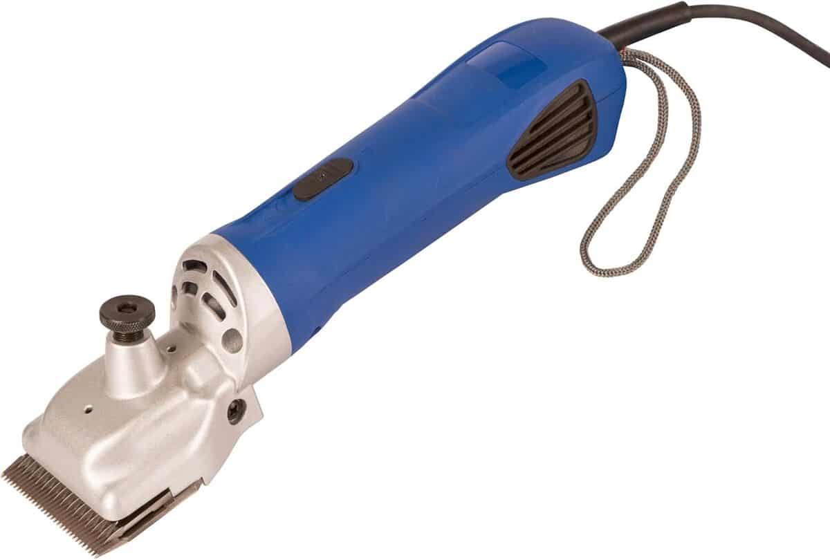 Test de la tondeuse Kerbl FarmClipper 4 pour élevage urbain