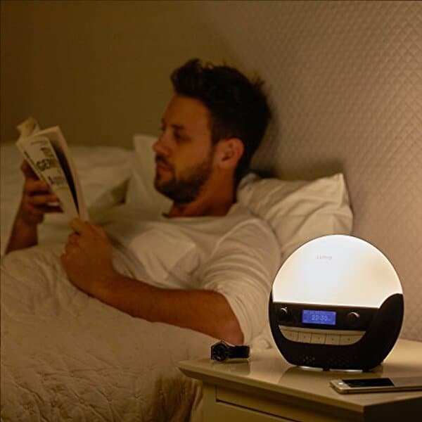 Découvrez notre test du lumie Bodyclock Luxe 700, le réveil lumineux Bluetooth innovant qui transforme votre expérience du réveil et améliore vos matins grâce à sa technologie avancée.